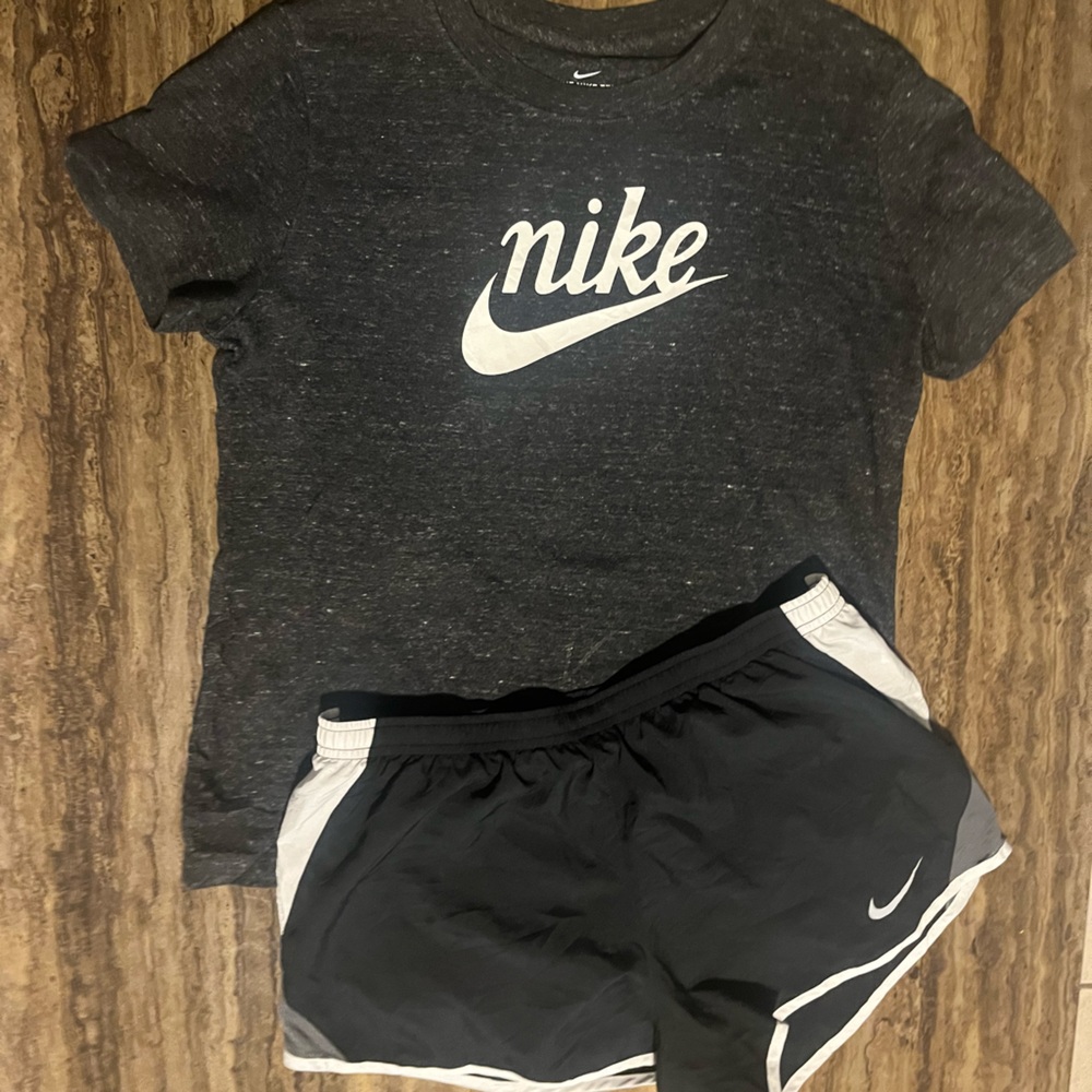 Womens nike gym clothes Medium